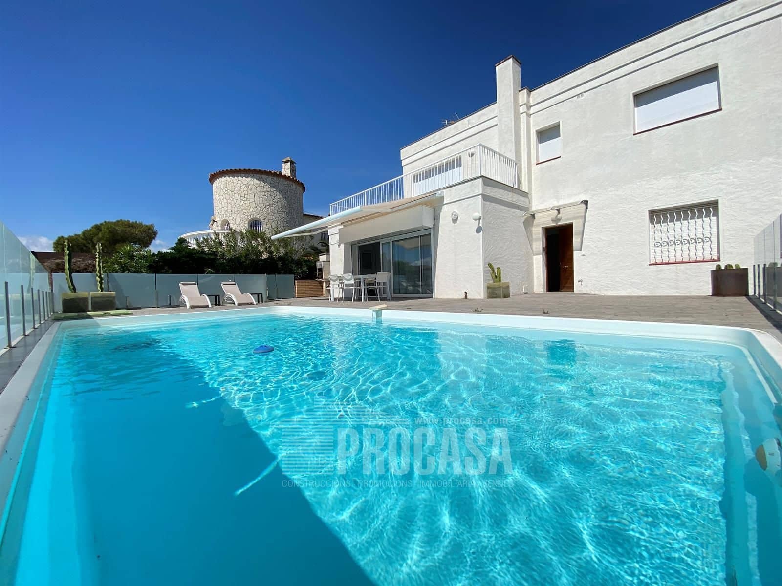 4 soveværelse Villa til salg i Santa Margarida med swimmingpool garage - € 875.000 (Ref: 8687985)