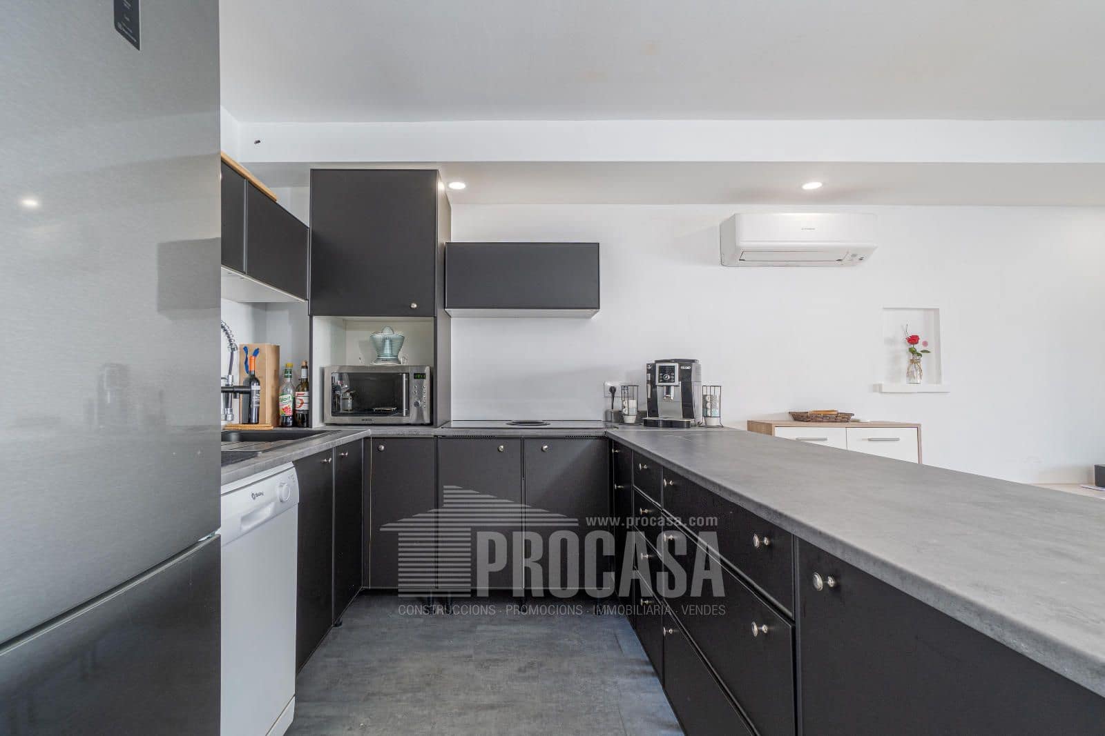 3 soveværelse Byhus til salg i Empuriabrava med garage - € 395.000 (Ref: 8766125)