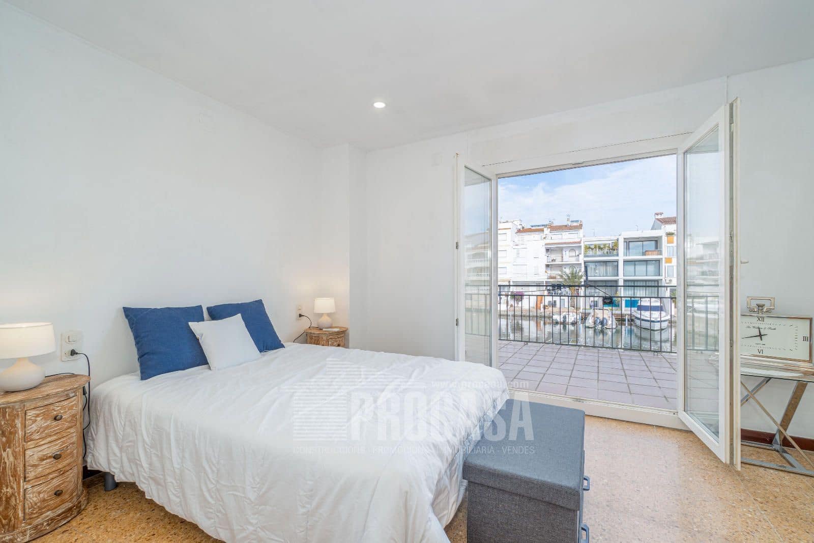 3 soveværelse Byhus til salg i Empuriabrava med garage - € 395.000 (Ref: 8766125)