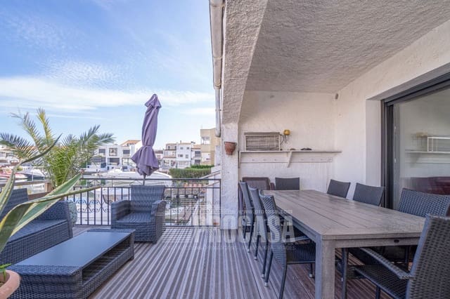 3 soveværelse Byhus til salg i Empuriabrava, Castelló d'Empúries med garage - € 395.000 (Ref: 8766125)