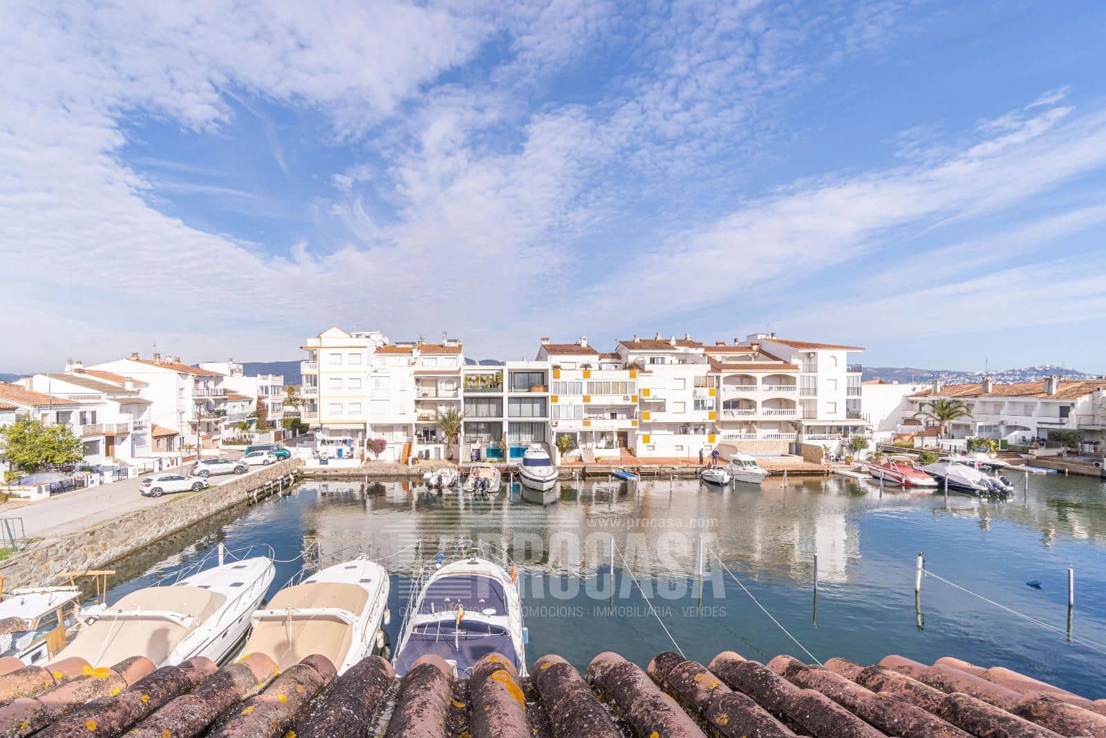 3 soveværelse Byhus til salg i Empuriabrava med garage - € 395.000 (Ref: 8766125)