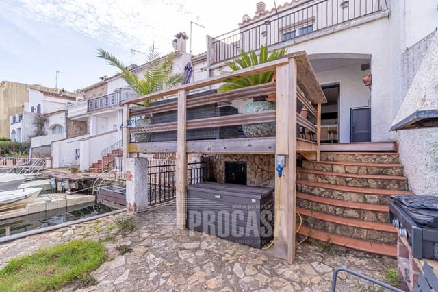 3 soveværelse Byhus til salg i Empuriabrava, Castelló d'Empúries med garage - € 395.000 (Ref: 8766125)