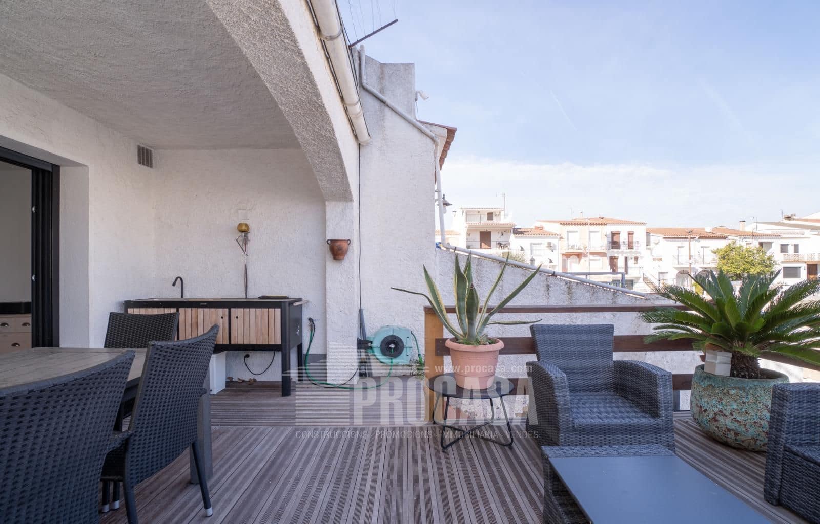 3 soveværelse Byhus til salg i Empuriabrava med garage - € 395.000 (Ref: 8766125)