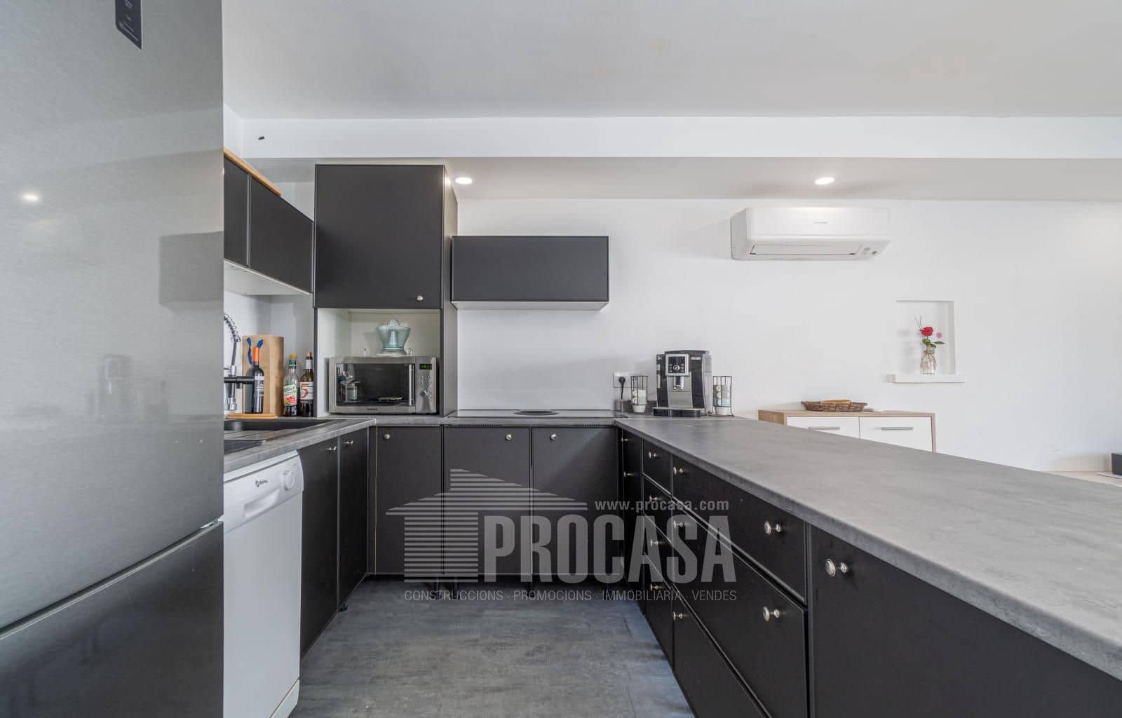 3 soveværelse Byhus til salg i Empuriabrava med garage - € 395.000 (Ref: 8766125)