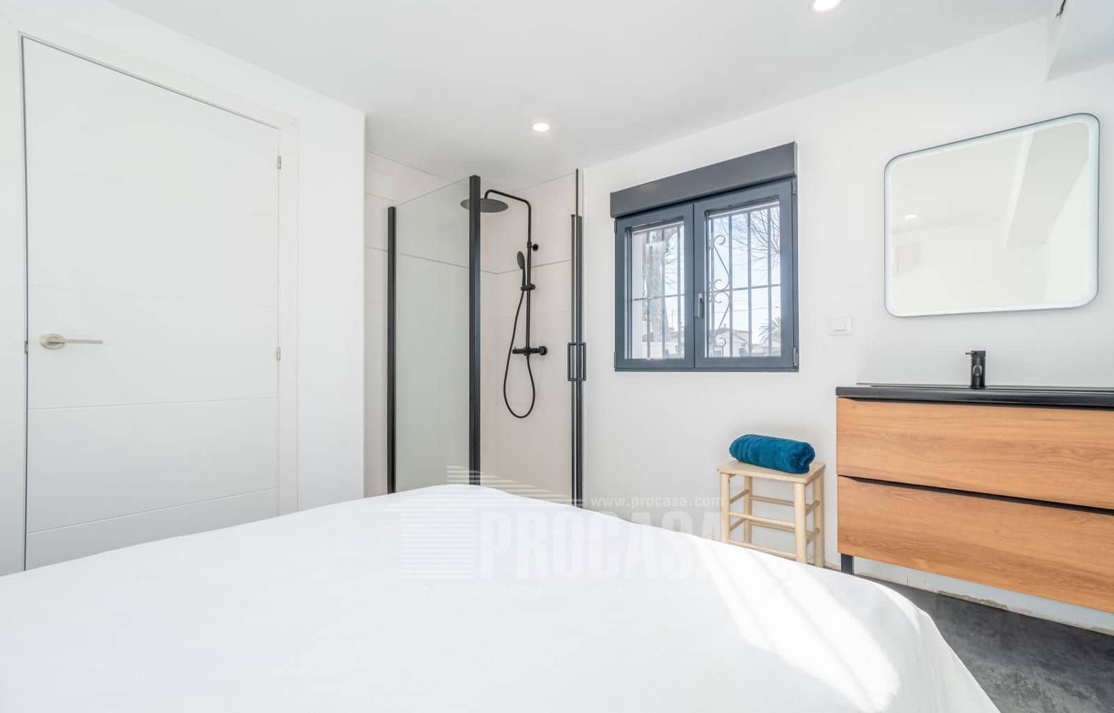 3 soveværelse Byhus til salg i Empuriabrava med garage - € 395.000 (Ref: 8766125)