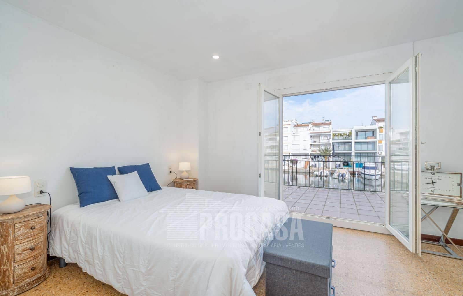 3 soveværelse Byhus til salg i Empuriabrava med garage - € 395.000 (Ref: 8766125)