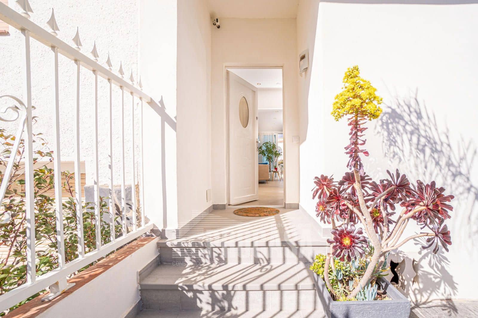 3 soveværelse Byhus til salg i Empuriabrava med garage - € 549.000 (Ref: 8823058)