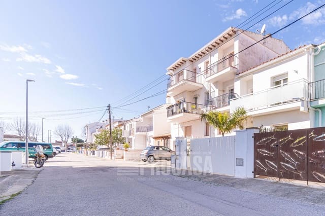 3 chambre Maison de Ville à vendre à Empuriabrava, Castelló d'Empúries avec garage - 549 000 € (Ref: 8823058)