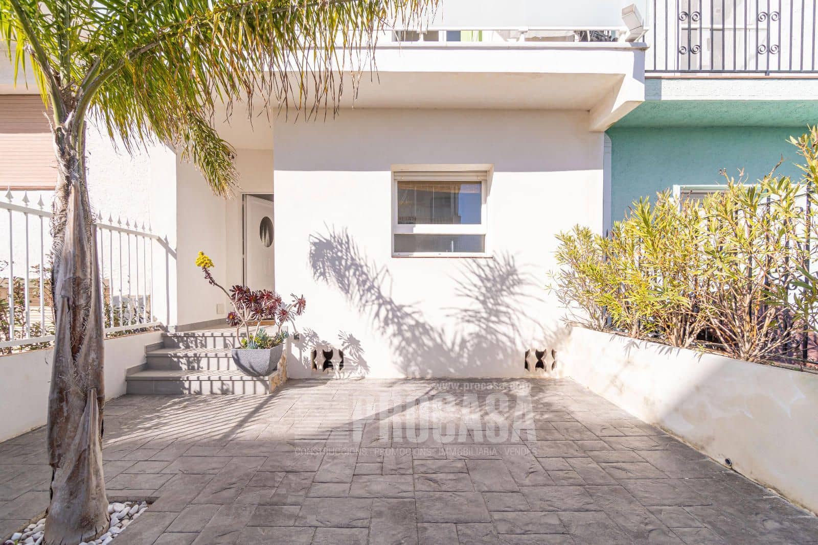 3 soveværelse Byhus til salg i Empuriabrava med garage - € 549.000 (Ref: 8823058)