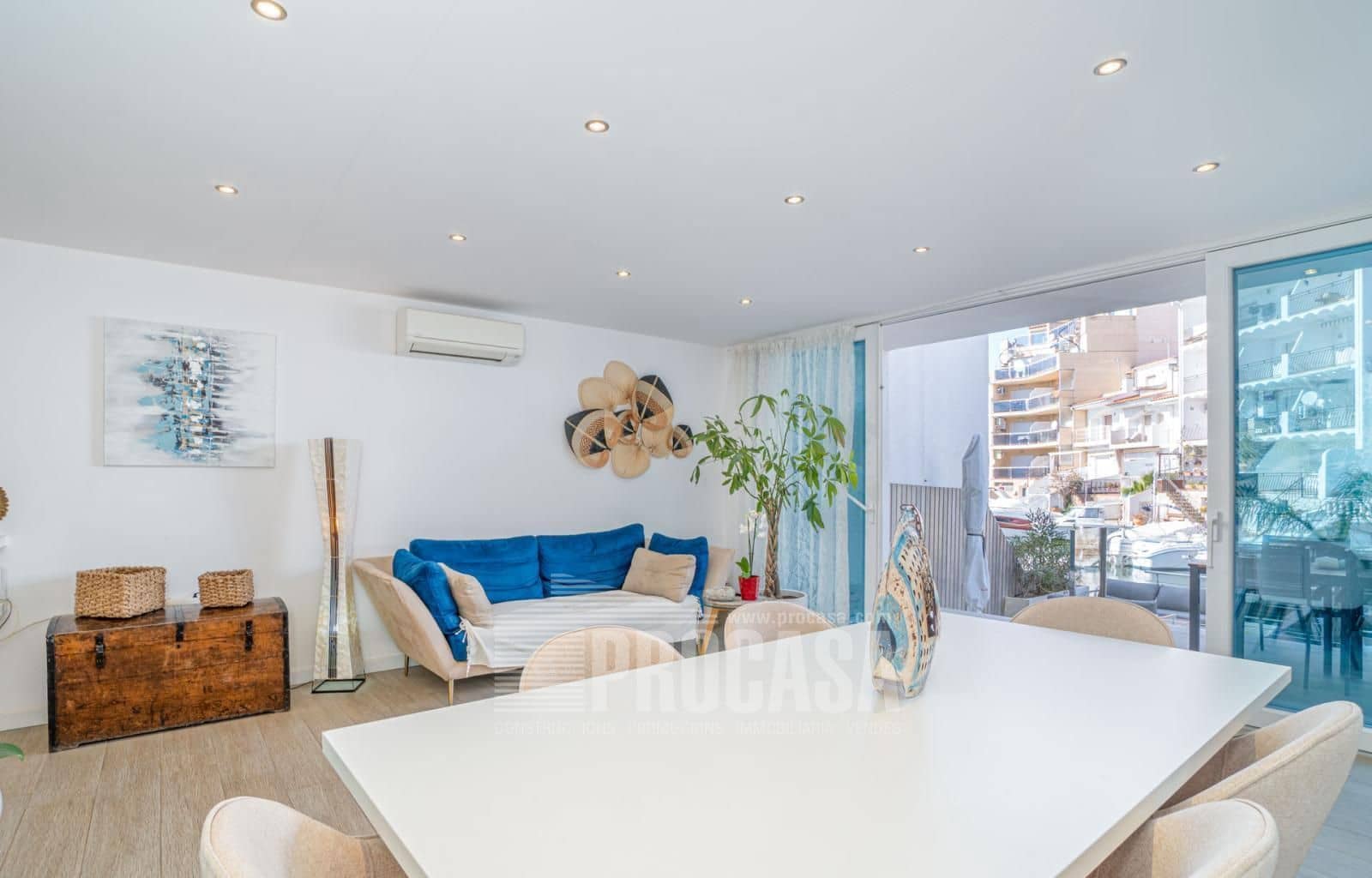 3 soveværelse Byhus til salg i Empuriabrava med garage - € 549.000 (Ref: 8823058)