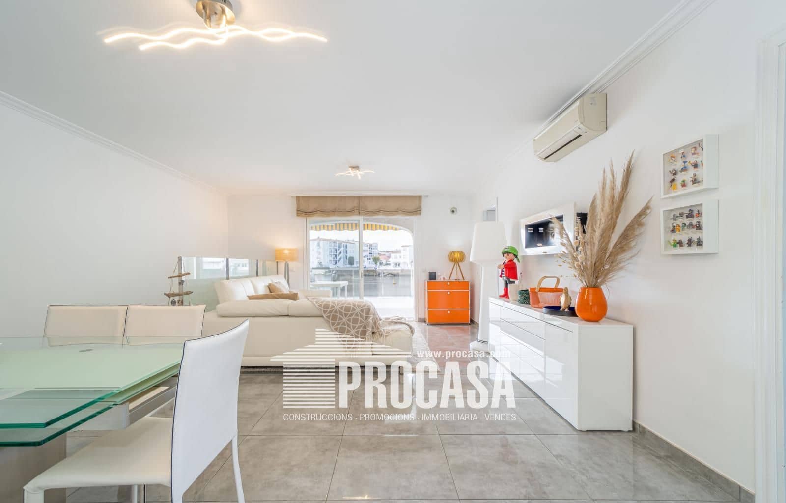 4 chambre Villa/Maison à vendre à Empuriabrava avec piscine garage - 699 000 € (Ref: 8857821)