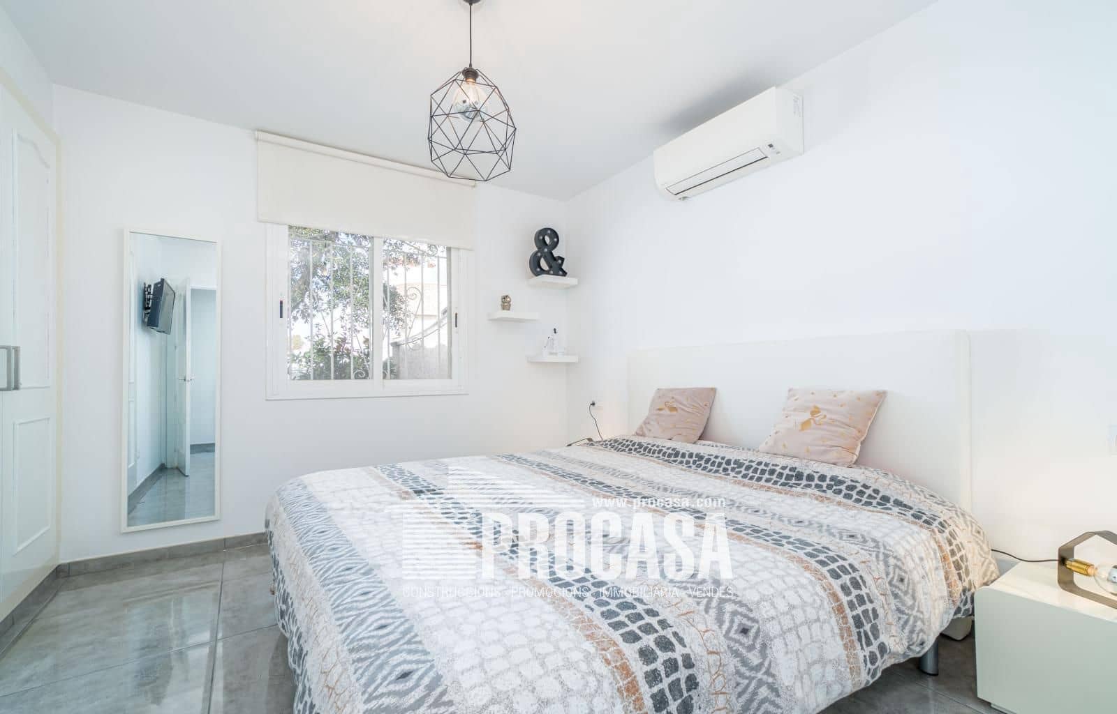 4 chambre Villa/Maison à vendre à Empuriabrava avec piscine garage - 699 000 € (Ref: 8857821)