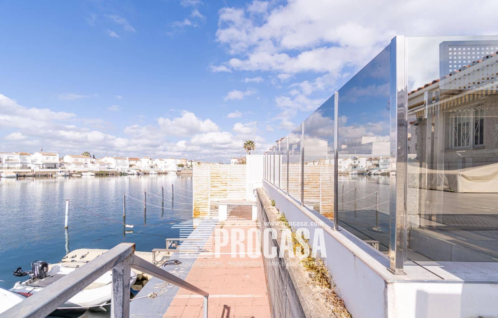 4 chambre Villa/Maison à vendre à Empuriabrava avec piscine garage - 699 000 € (Ref: 8857821)