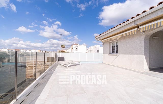4 chambre Villa/Maison à vendre à Empuriabrava, Castelló d'Empúries avec piscine garage - 699 000 € (Ref: 8857821)