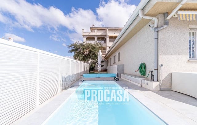 4 chambre Villa/Maison à vendre à Empuriabrava, Castelló d'Empúries avec piscine garage - 699 000 € (Ref: 8857821)