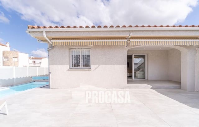 4 chambre Villa/Maison à vendre à Empuriabrava, Castelló d'Empúries avec piscine garage - 699 000 € (Ref: 8857821)