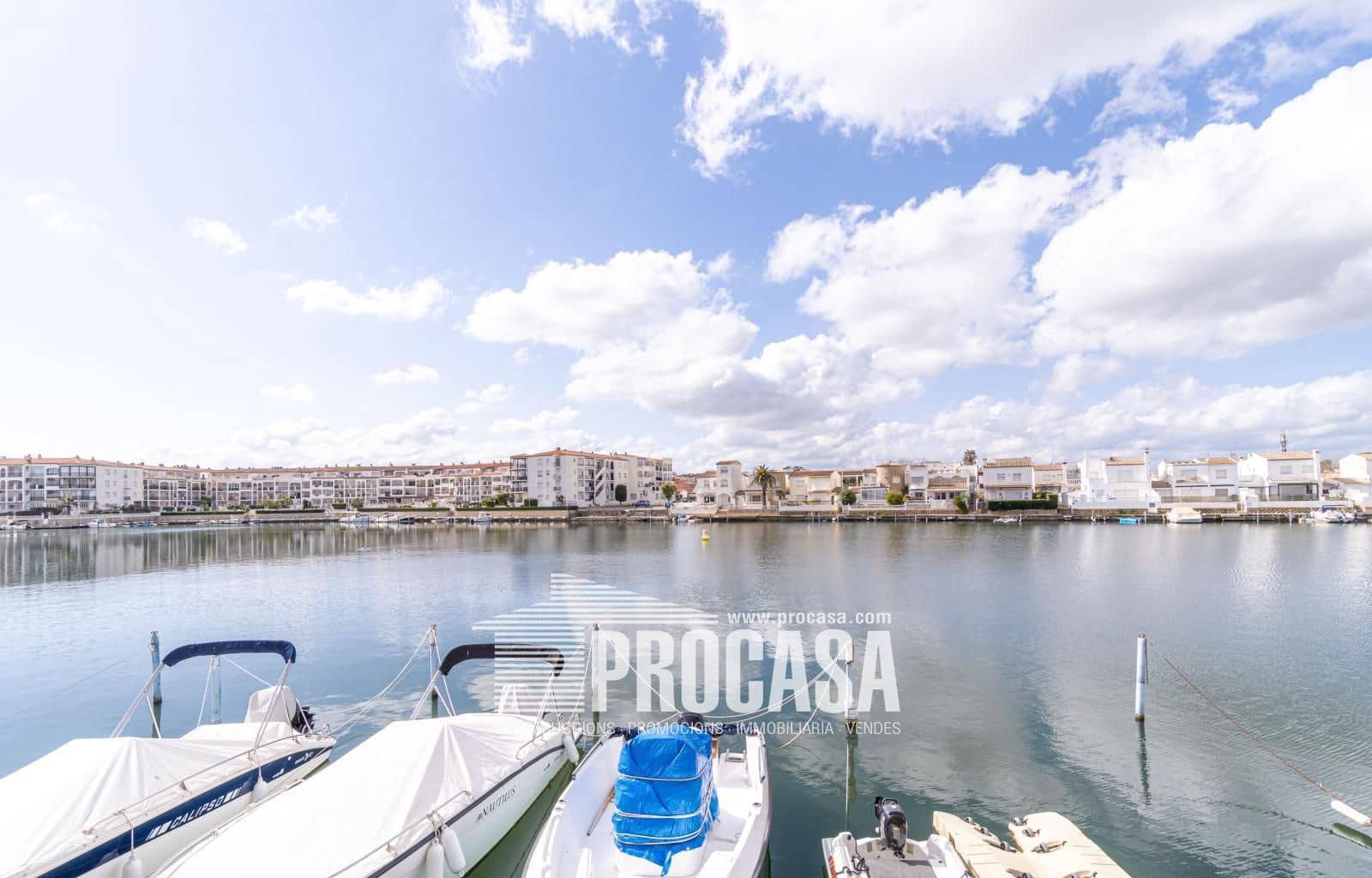 4 chambre Villa/Maison à vendre à Empuriabrava avec piscine garage - 699 000 € (Ref: 8857821)