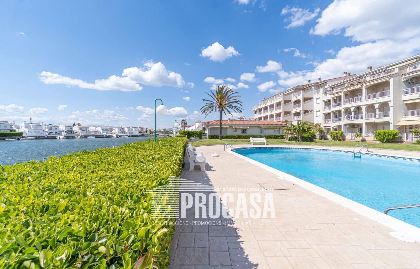 4 chambre Villa/Maison à vendre à Empuriabrava avec piscine garage - 699 000 € (Ref: 8857821)