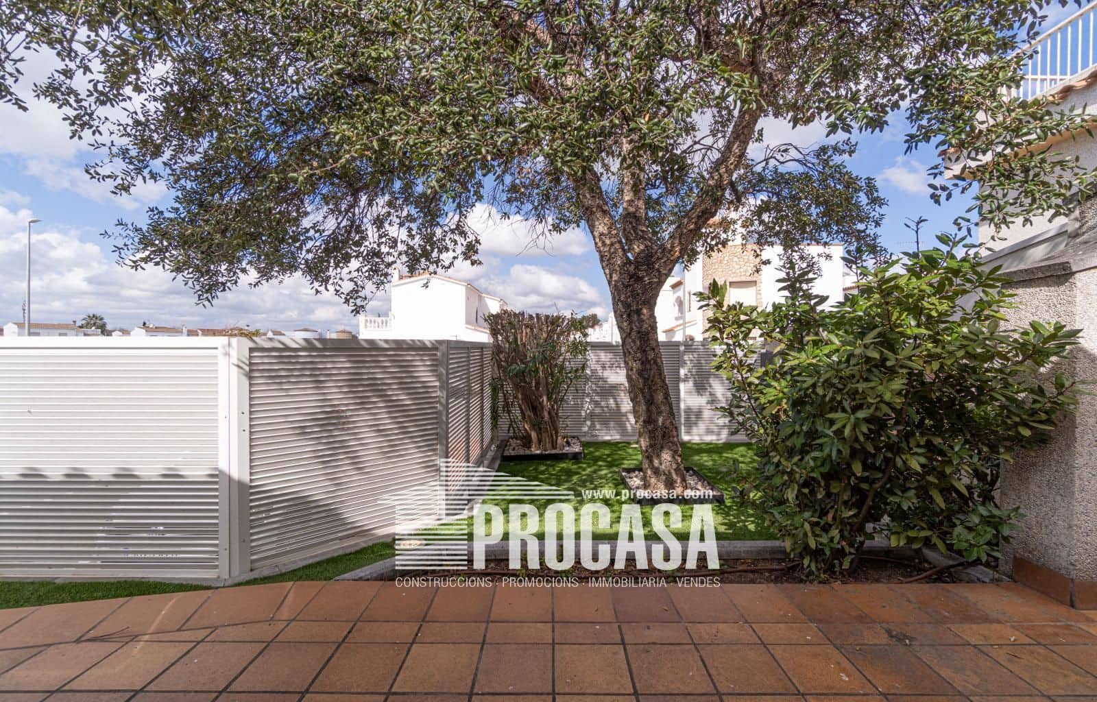 4 chambre Villa/Maison à vendre à Empuriabrava avec piscine garage - 699 000 € (Ref: 8857821)