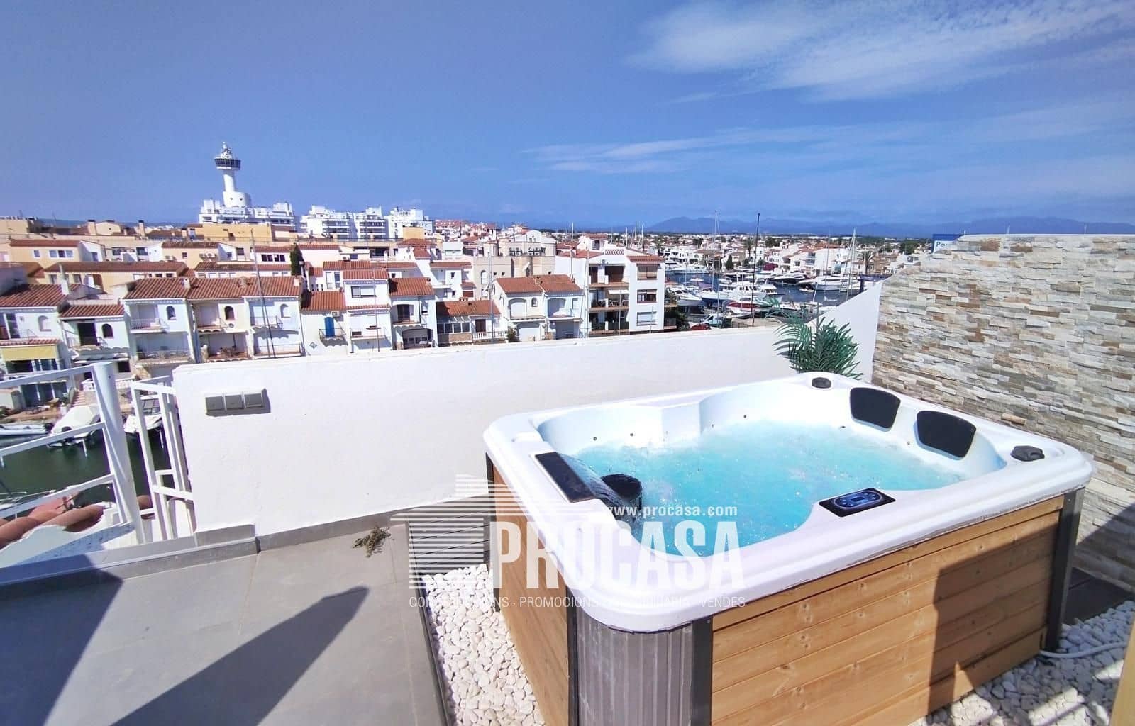Flat te koop in Empuriabrava - € 250.000 (Ref: 8861583)