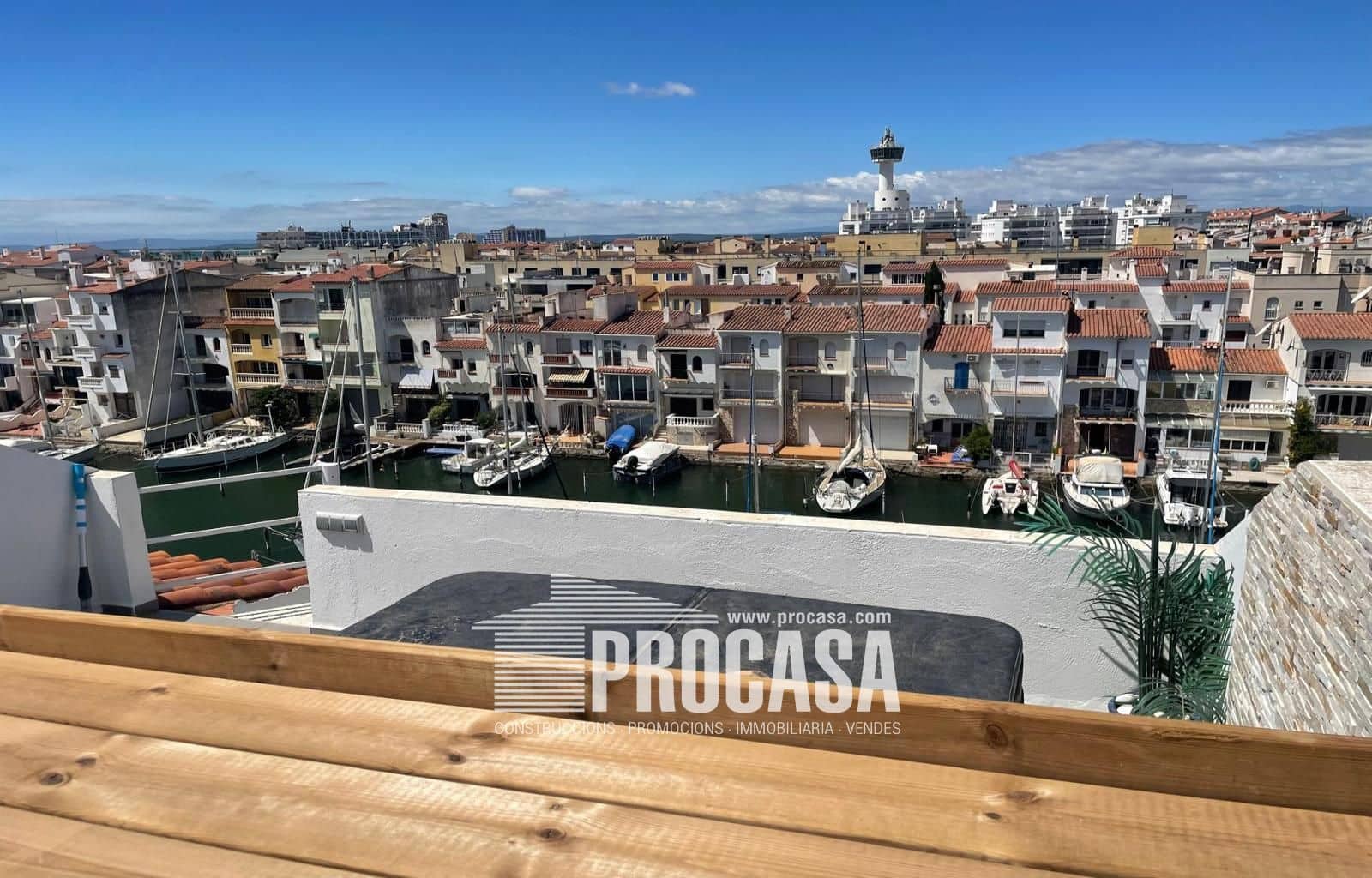 Flat te koop in Empuriabrava - € 250.000 (Ref: 8861583)