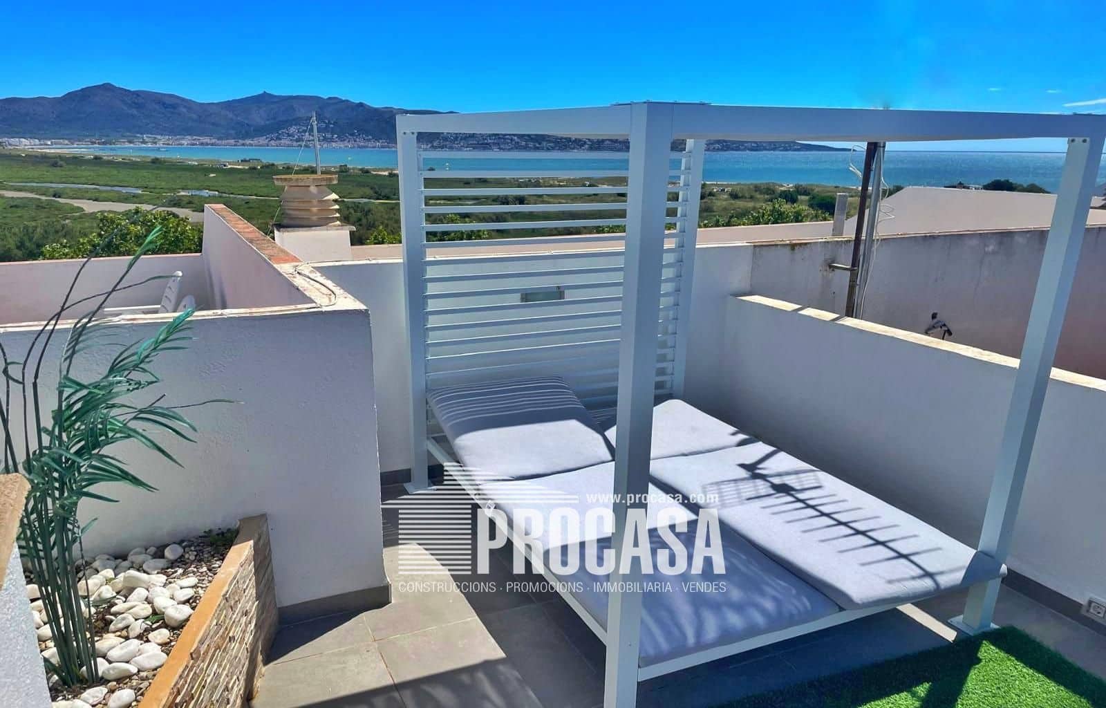 Flat te koop in Empuriabrava - € 250.000 (Ref: 8861583)