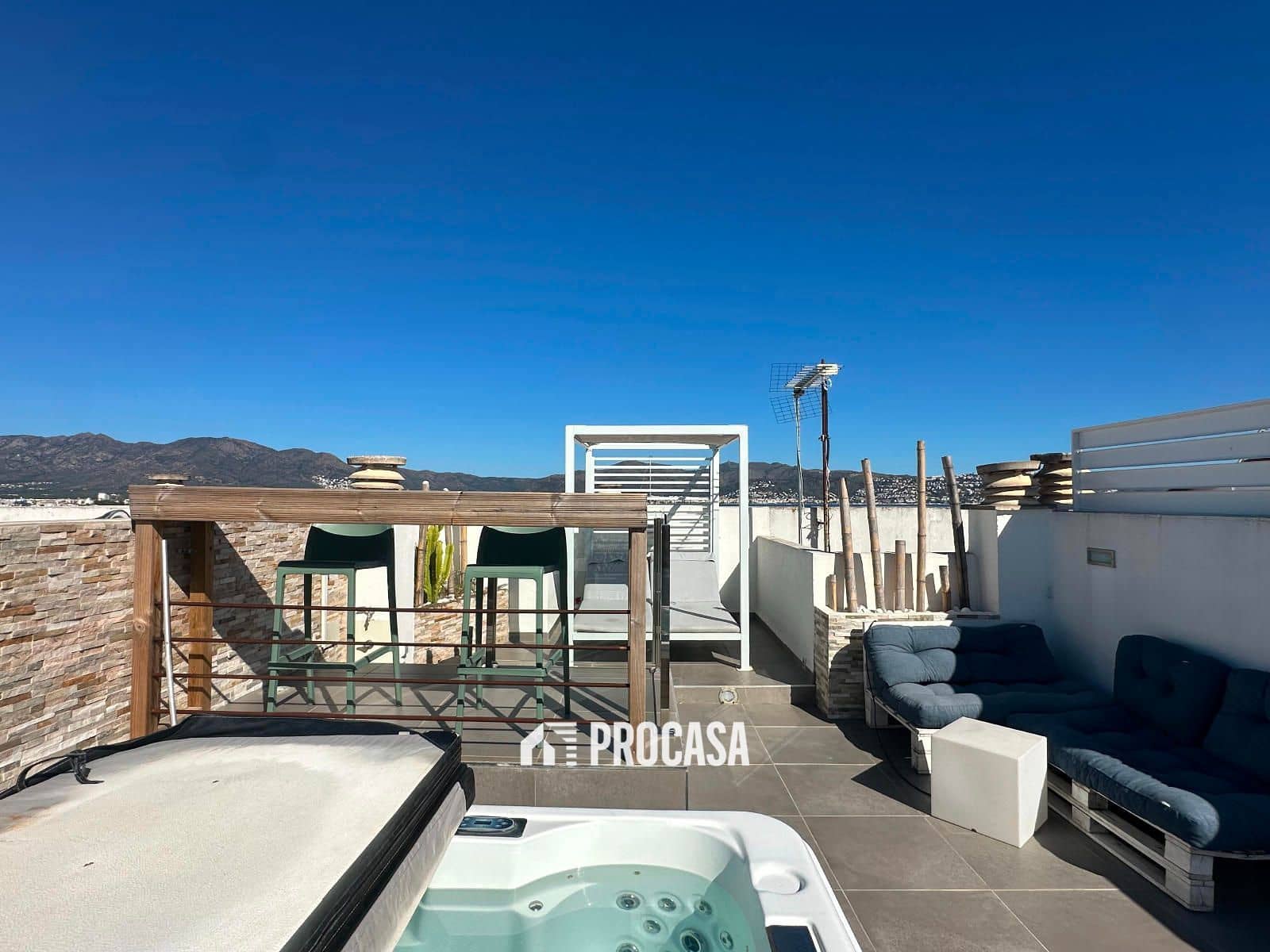 Flat te koop in Empuriabrava - € 250.000 (Ref: 8861583)