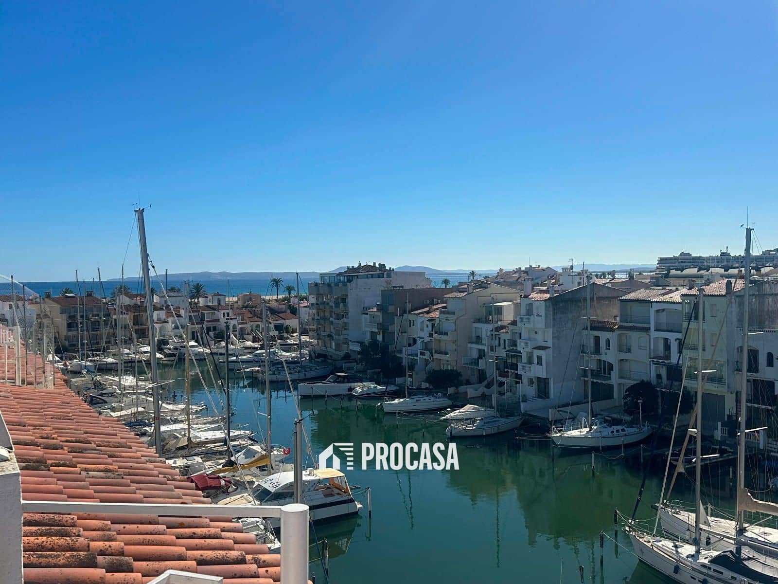 Flat te koop in Empuriabrava - € 250.000 (Ref: 8861583)