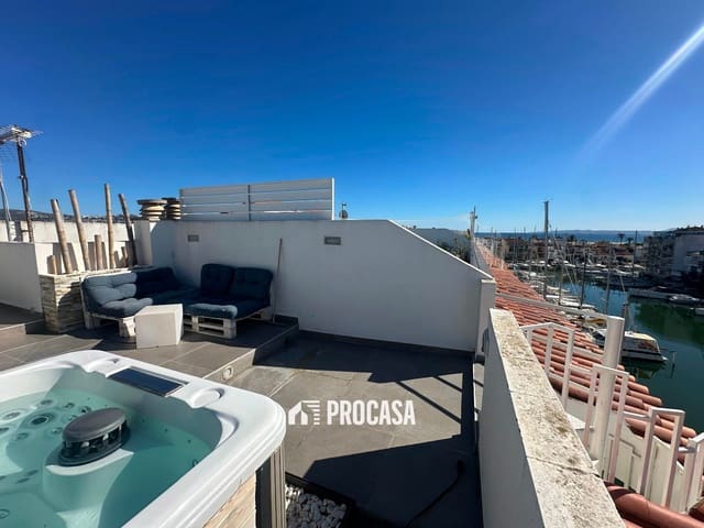 Flat te koop in Empuriabrava, Castelló d'Empúries - € 250.000 (Ref: 8861583)