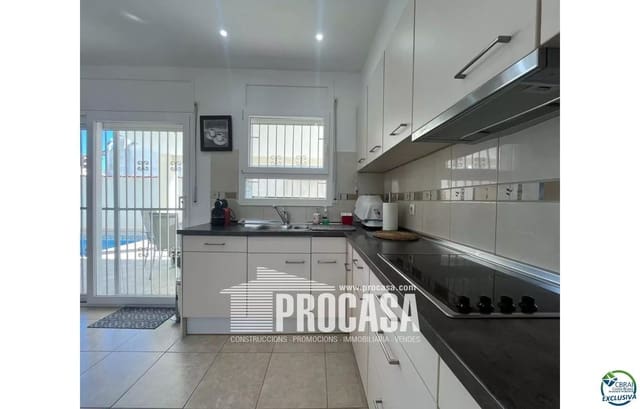 3 quarto Moradia para venda em Empuriabrava, Castelló d'Empúries com piscina - 490 000 € (Ref: 8873212)