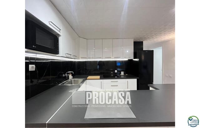 2 slaapkamer Flat te koop in Empuriabrava, Castelló d'Empúries - € 265.000 (Ref: 8880426)