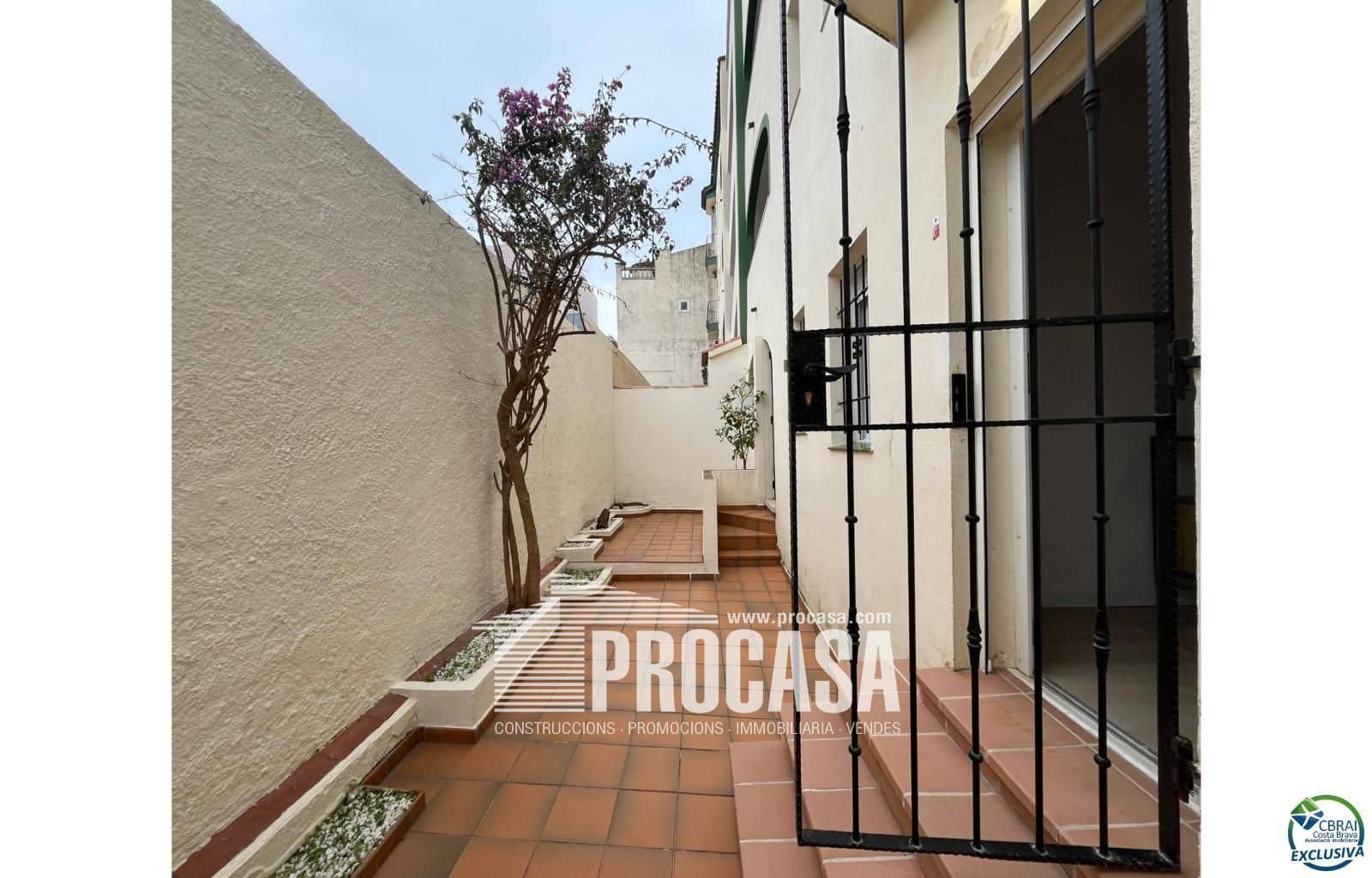 2 slaapkamer Flat te koop in Empuriabrava - € 265.000 (Ref: 8880426)