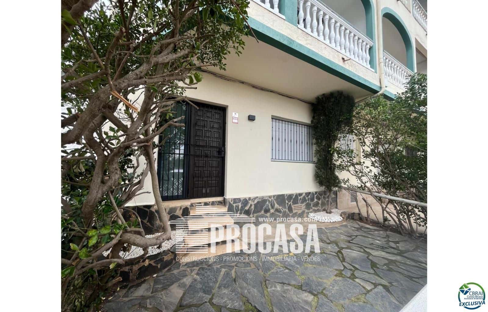 2 slaapkamer Flat te koop in Empuriabrava - € 265.000 (Ref: 8880426)