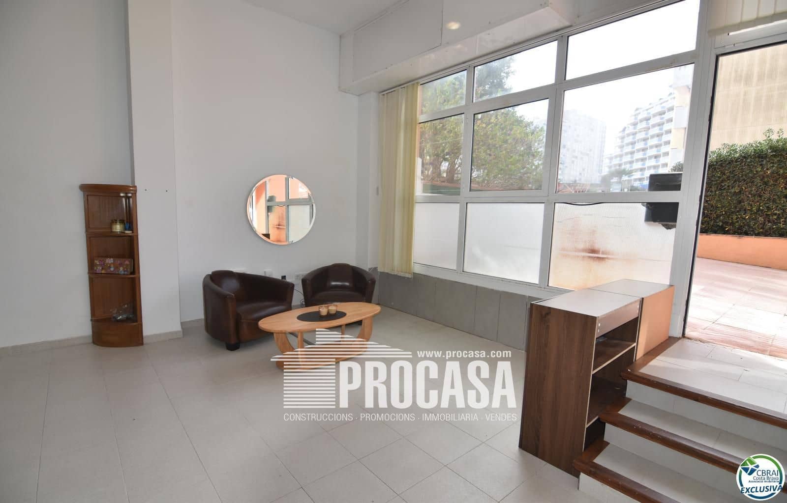 Comercial para venda em Empuriabrava com garagem - 145 000 € (Ref: 8880427)