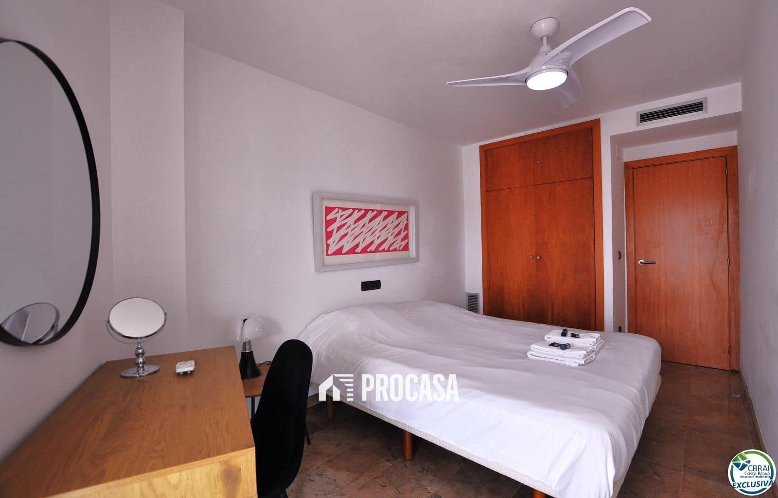 2 soverom Leilighet til salgs i Roses med svømmebasseng garasje - € 570 000 (Ref: 8903924)