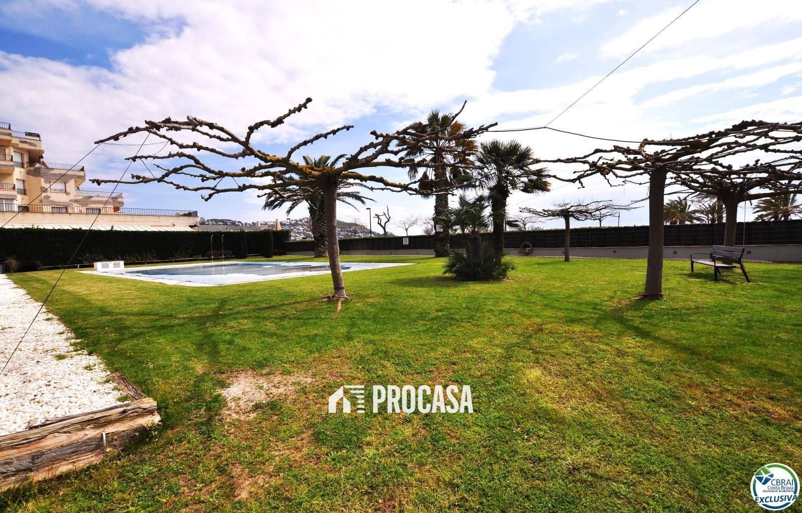 2 soverom Leilighet til salgs i Roses med svømmebasseng garasje - € 570 000 (Ref: 8903924)