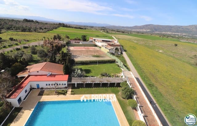 Appartement à vendre à Roses avec piscine garage - 99 000 € (Ref: 8913489)