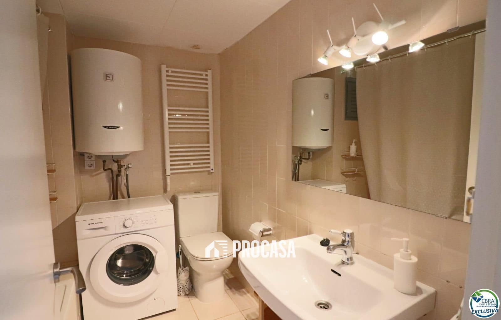 Appartement à vendre à Roses avec piscine garage - 99 000 € (Ref: 8913489)