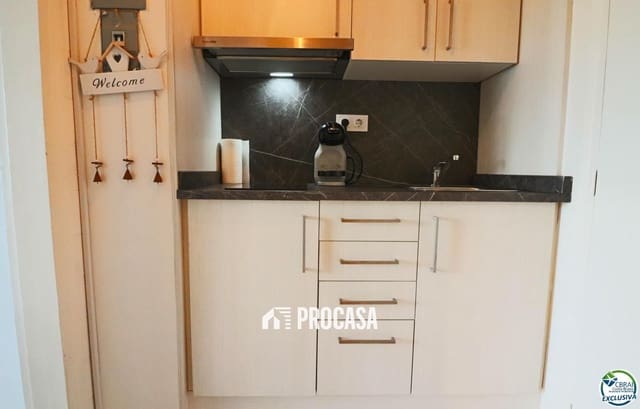 Appartement à vendre à Roses avec piscine garage - 99 000 € (Ref: 8913489)