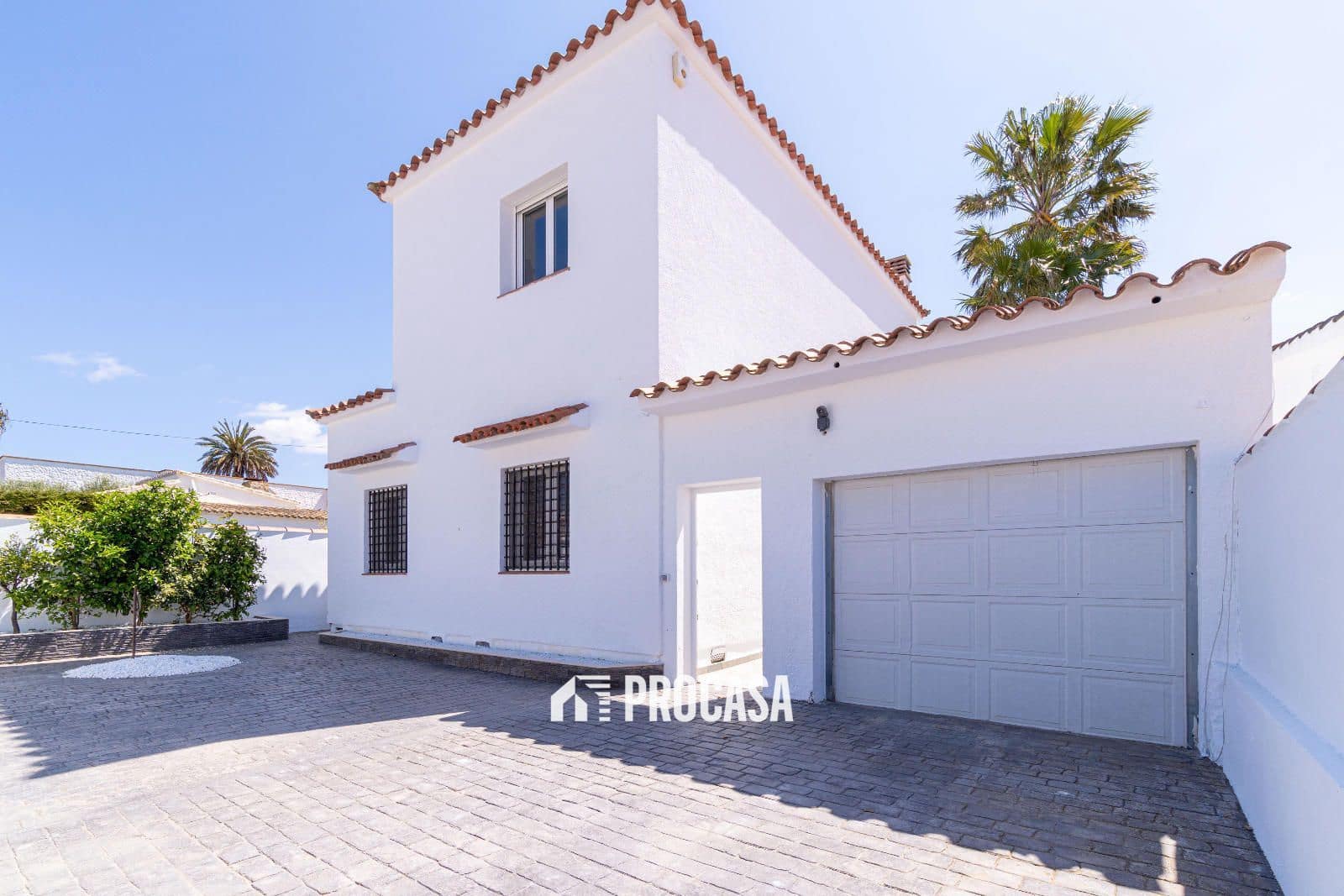 4 sypialnia Willa na sprzedaż w Empuriabrava z basenem garażem - 995 000 € (Ref: 8951013)