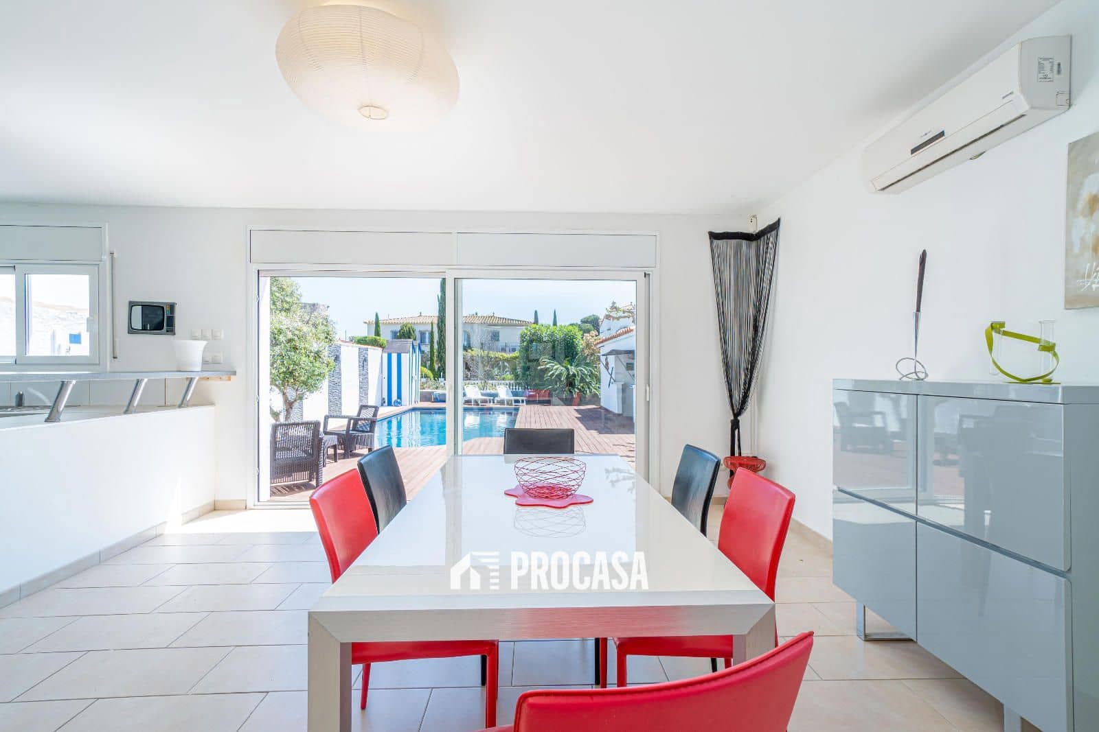 4 sypialnia Willa na sprzedaż w Empuriabrava z basenem garażem - 995 000 € (Ref: 8951013)