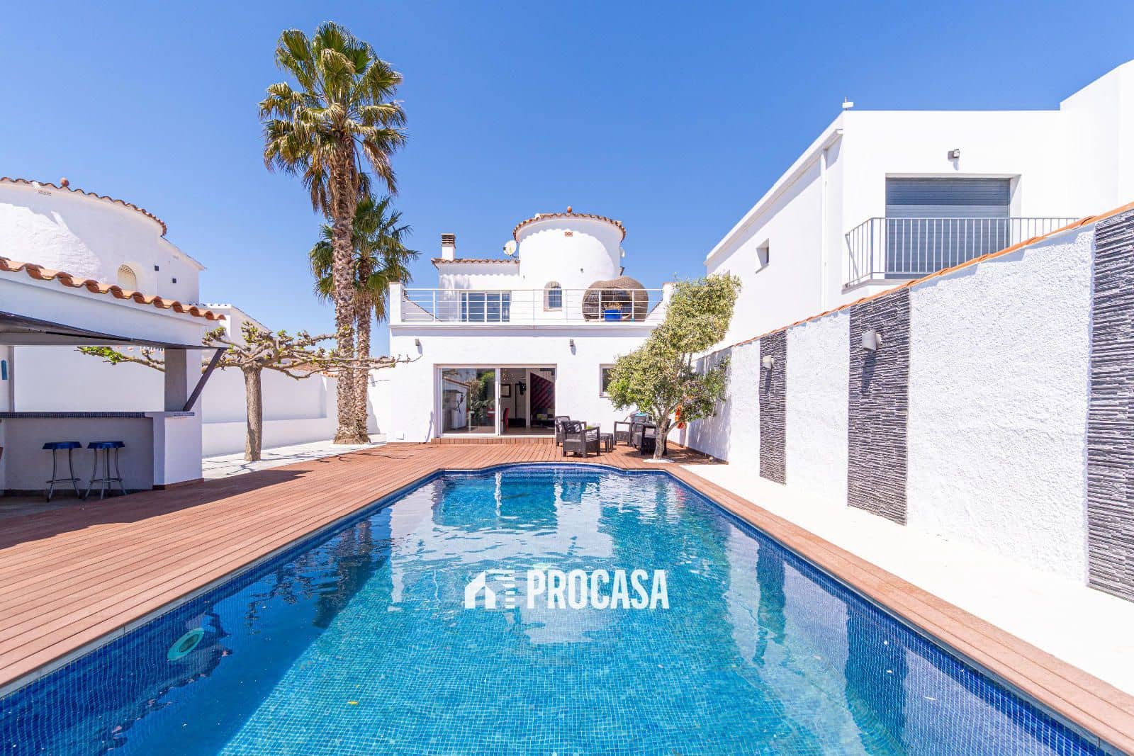 4 sypialnia Willa na sprzedaż w Empuriabrava z basenem garażem - 995 000 € (Ref: 8951013)