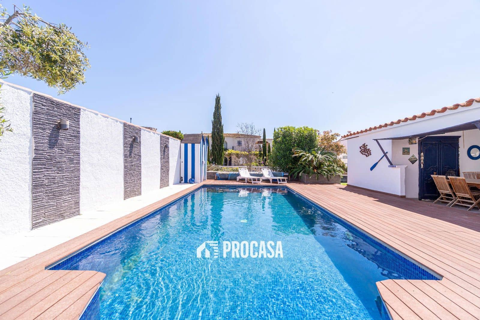 4 sypialnia Willa na sprzedaż w Empuriabrava z basenem garażem - 995 000 € (Ref: 8951013)