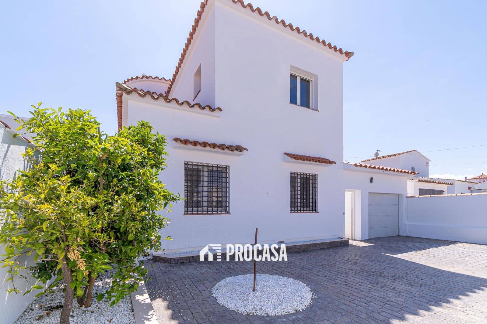 4 sypialnia Willa na sprzedaż w Empuriabrava z basenem garażem - 995 000 € (Ref: 8951013)