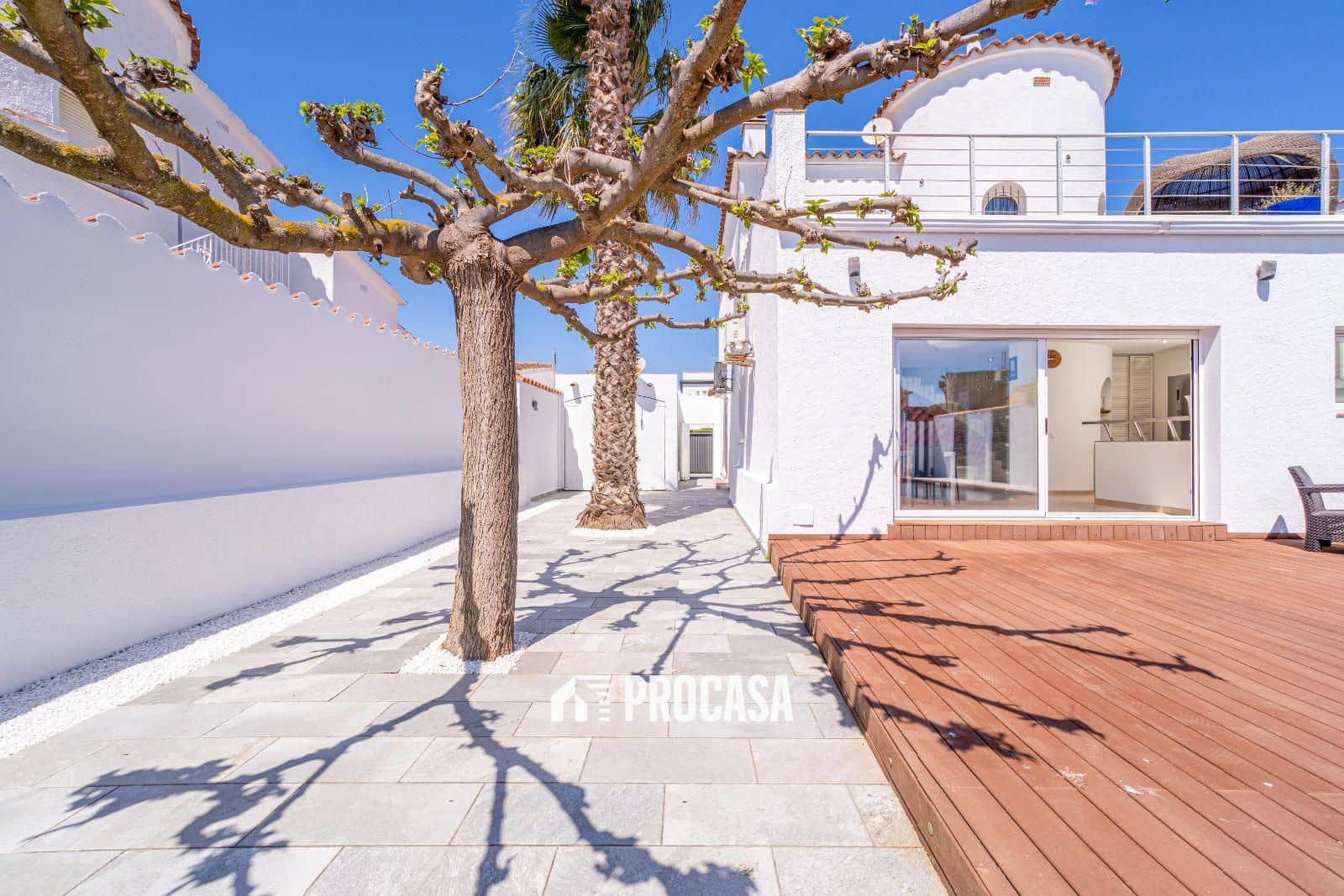 4 sypialnia Willa na sprzedaż w Empuriabrava z basenem garażem - 995 000 € (Ref: 8951013)