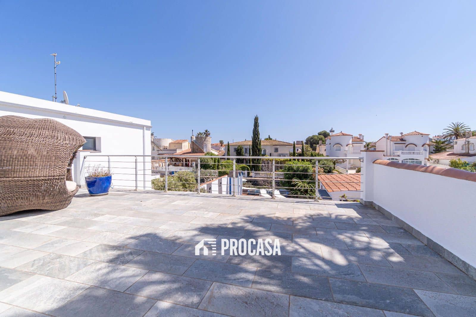 4 sypialnia Willa na sprzedaż w Empuriabrava z basenem garażem - 995 000 € (Ref: 8951013)