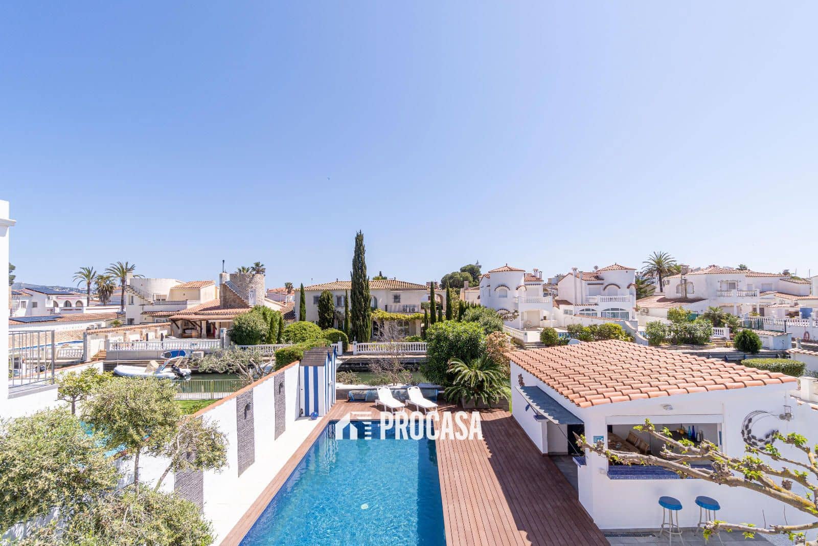 4 sypialnia Willa na sprzedaż w Empuriabrava z basenem garażem - 995 000 € (Ref: 8951013)