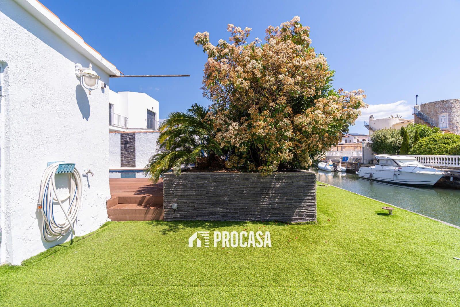 4 sypialnia Willa na sprzedaż w Empuriabrava z basenem garażem - 995 000 € (Ref: 8951013)