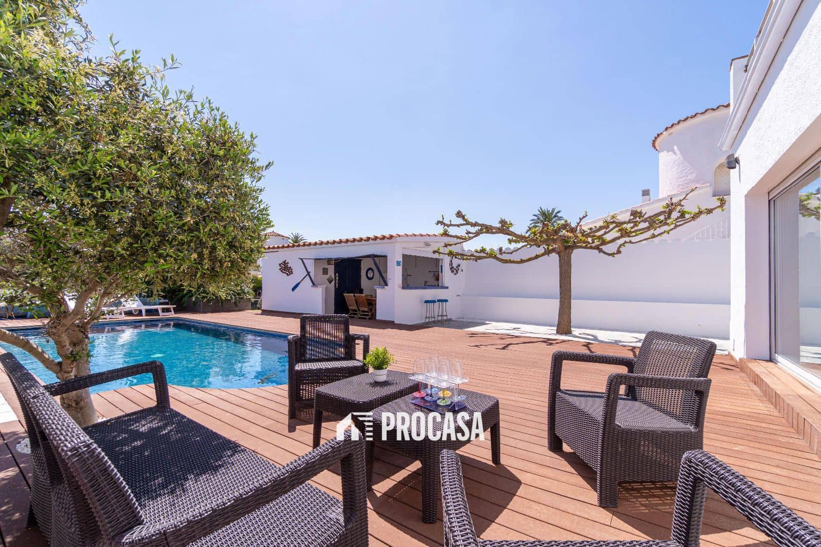 4 sypialnia Willa na sprzedaż w Empuriabrava z basenem garażem - 995 000 € (Ref: 8951013)