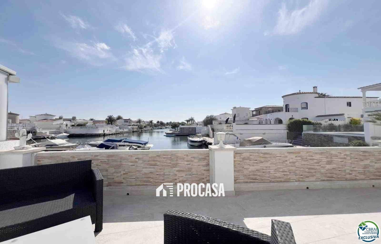 3 chambre Villa/Maison à vendre à Empuriabrava avec garage - 599 900 € (Ref: 8951193)